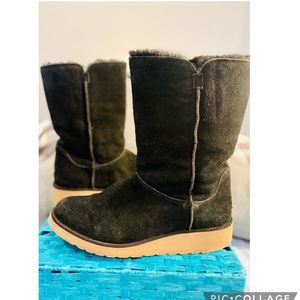 Koolaburra by Ugg "Kola Slim Short" boots black suede women's size 9